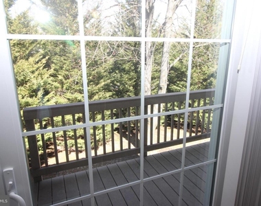 6010 Beacon Hill Dr - Photo Thumbnail 10