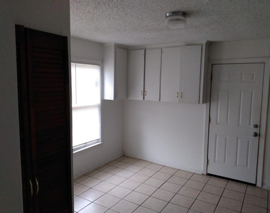 4620 Galveston Street - Photo Thumbnail 3