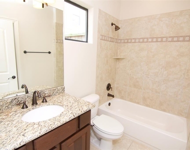 6353 Richmond Avenue - Photo Thumbnail 24