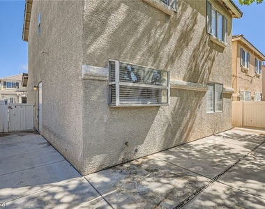 2097 Clancy Street - Photo Thumbnail 23