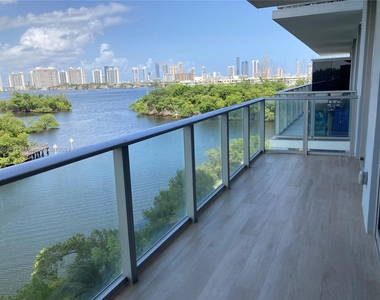 16385 Biscayne Blvd - Photo Thumbnail 4