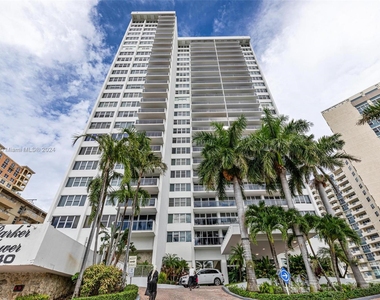 3140 S Ocean Dr - Photo Thumbnail 27