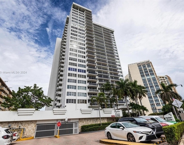 3140 S Ocean Dr - Photo Thumbnail 28