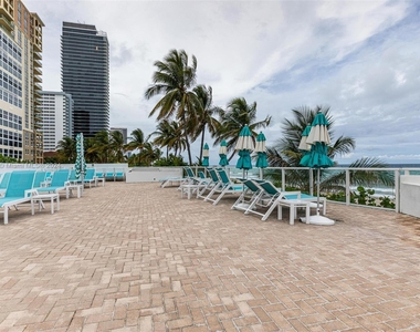 3140 S Ocean Dr - Photo Thumbnail 1