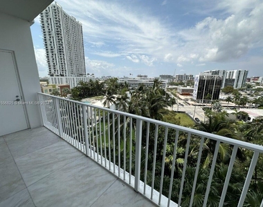 2020 N Bayshore Dr - Photo Thumbnail 65