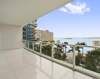 2020 N Bayshore Dr - Photo Thumbnail 0