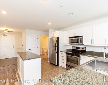 253 10th Ave Unit 525 - Photo Thumbnail 6