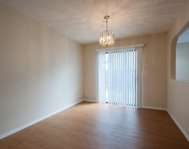 12100 Salem House Way - Photo Thumbnail 5