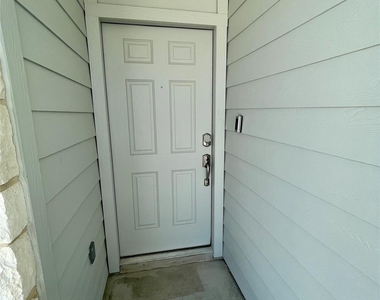 3208 Kenner Dr - Photo Thumbnail 3