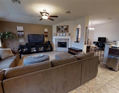 722 Crane Canyon Pl - Photo Thumbnail 4