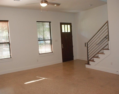 718 Harris Ave - Photo Thumbnail 5