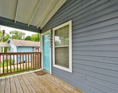 1422 Webberville Rd - Photo Thumbnail 5