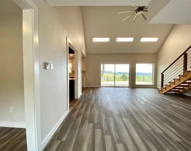 2318 Matador Cir - Photo Thumbnail 23