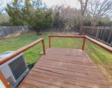 6703 Hill Oaks Dr - Photo Thumbnail 23