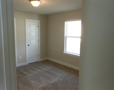 7410 Buchholz St - Photo Thumbnail 21