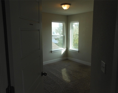 7410 Buchholz St - Photo Thumbnail 23