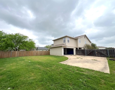 2829 Deerfern Ln - Photo Thumbnail 24