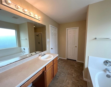 2829 Deerfern Ln - Photo Thumbnail 21