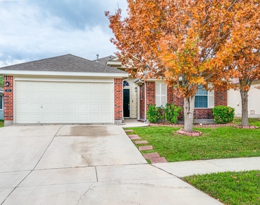 8518 Trumpet Cir - Photo Thumbnail 1