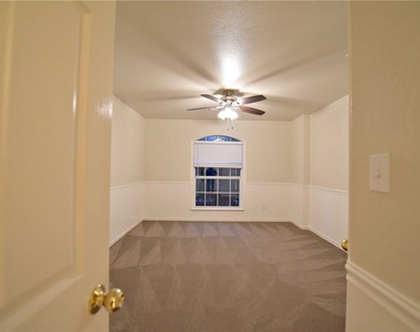 4220 N Summercrest Loop - Photo Thumbnail 19