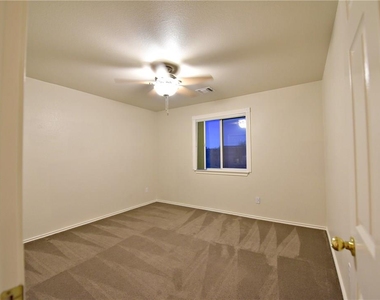 4220 N Summercrest Loop - Photo Thumbnail 18