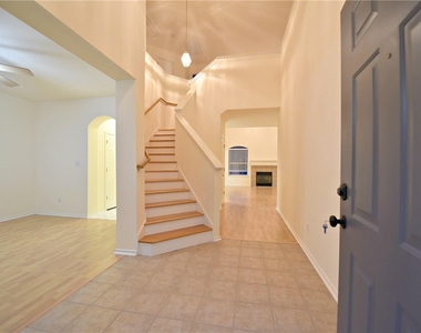 4220 N Summercrest Loop - Photo Thumbnail 3