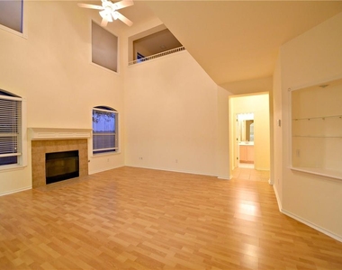 4220 N Summercrest Loop - Photo Thumbnail 5