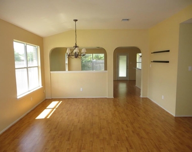 4110 Natural Bridge Ct - Photo Thumbnail 10