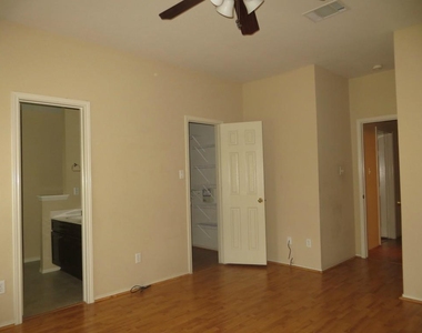 4110 Natural Bridge Ct - Photo Thumbnail 16