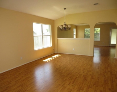 4110 Natural Bridge Ct - Photo Thumbnail 9