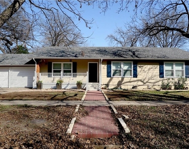 1221 S Austin Ave - Photo Thumbnail 0