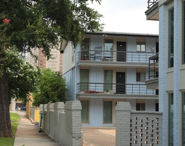 1802 Nueces St - Photo Thumbnail 4