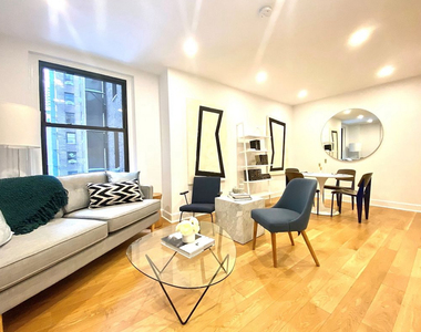 160 East 48th Street - Photo Thumbnail 1