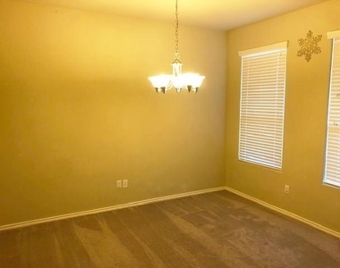 17804 Bridgefarmer Blvd - Photo Thumbnail 4