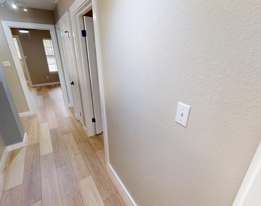 4301 Banister Ln - Photo Thumbnail 27