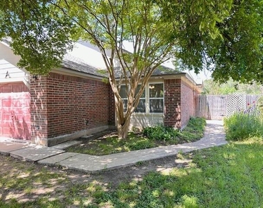 6006 Parkwood Dr - Photo Thumbnail 0