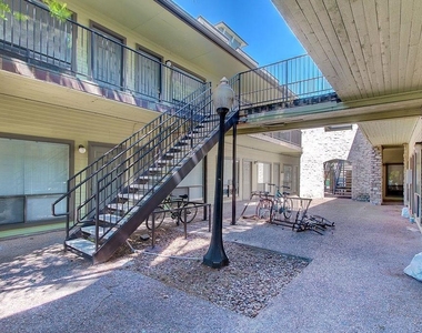 2815 Rio Grande St - Photo Thumbnail 12