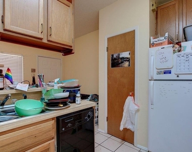 2815 Rio Grande St - Photo Thumbnail 2