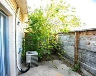 2215 Missionhill Dr - Photo Thumbnail 19