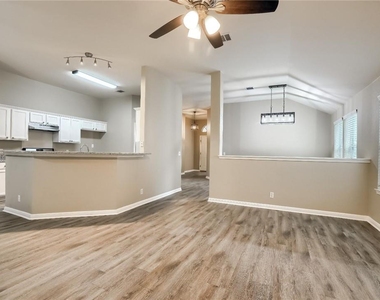 805 Camino Real Dr - Photo Thumbnail 5