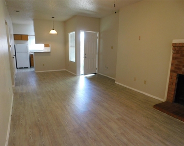 2407 W Slaughter Ln - Photo Thumbnail 5