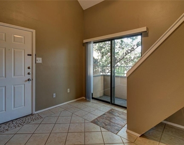 2714 Nueces St - Photo Thumbnail 2