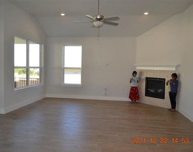 16900 Morelle Dr - Photo Thumbnail 10