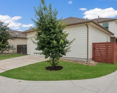 1714 Frontier Valley Dr - Photo Thumbnail 24