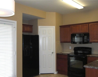 208 Teron Dr - Photo Thumbnail 3