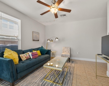 2215 Katy Lane Unit# A - Photo Thumbnail 2