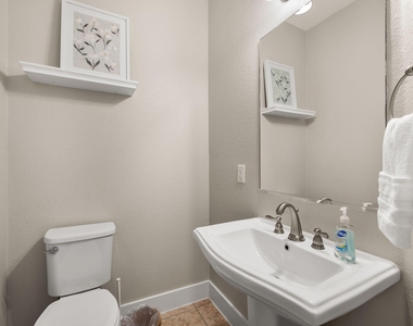 2215 Katy Lane Unit# A - Photo Thumbnail 22