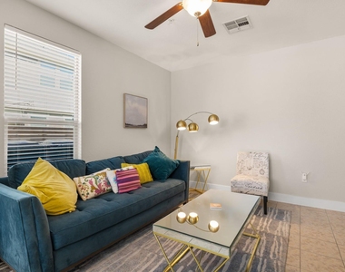 2215 Katy Lane Unit# A - Photo Thumbnail 1