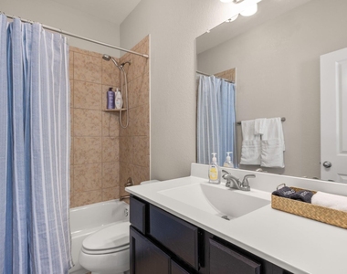 2215 Katy Lane Unit# A - Photo Thumbnail 16