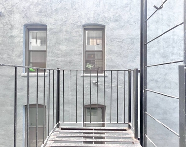 321 Woodbine Street - Photo Thumbnail 6